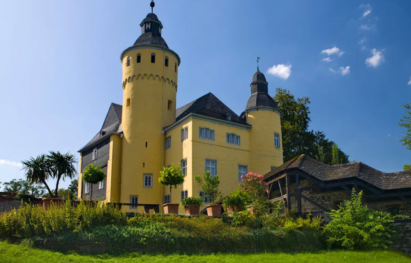 Wohnheim Schloss Neuhof, Germany